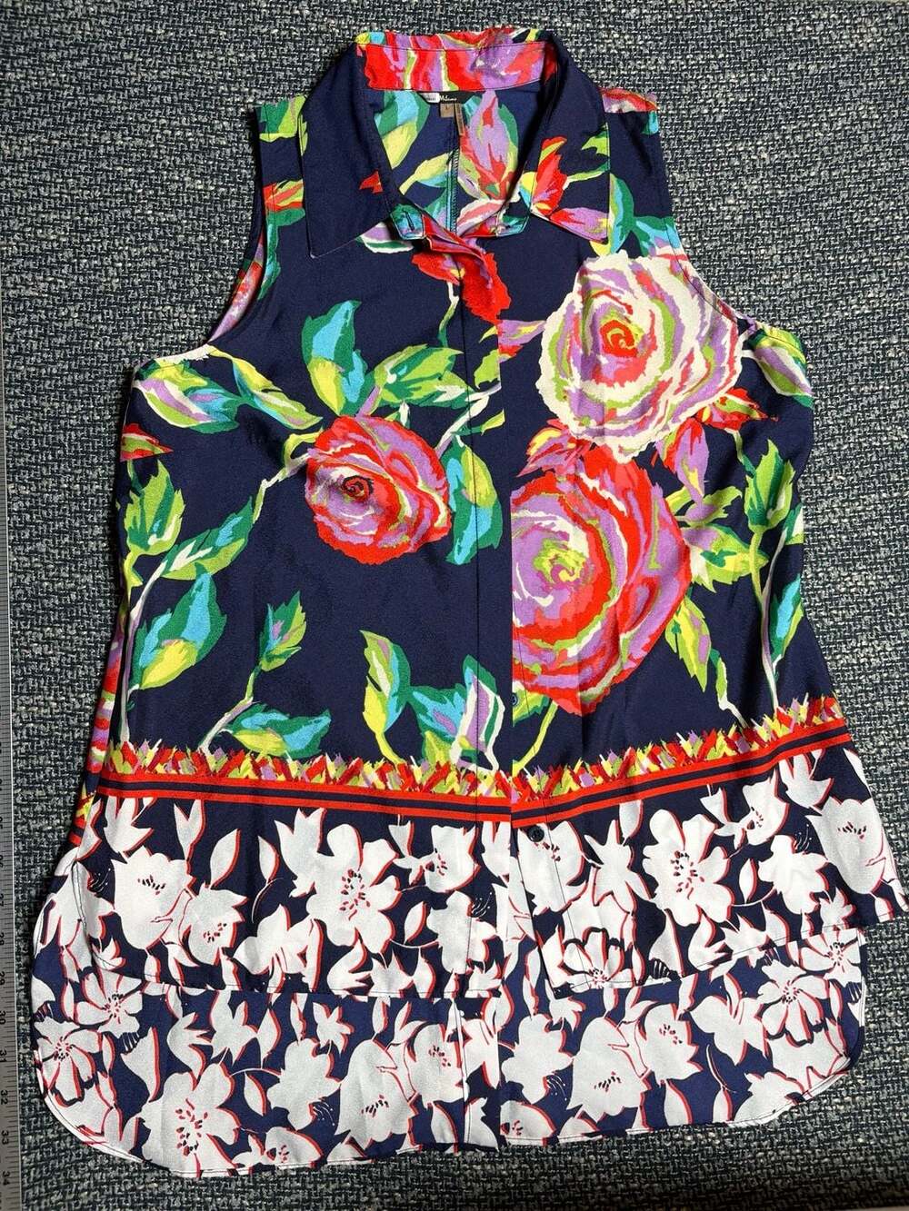 Milano Sleeveless Button-Down Blouse in Navy Floral Print